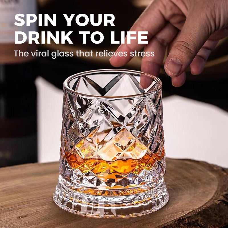 360° Drehbarer Whisky-Glasbecher – Rotierendes Kristallglas mit Prägung